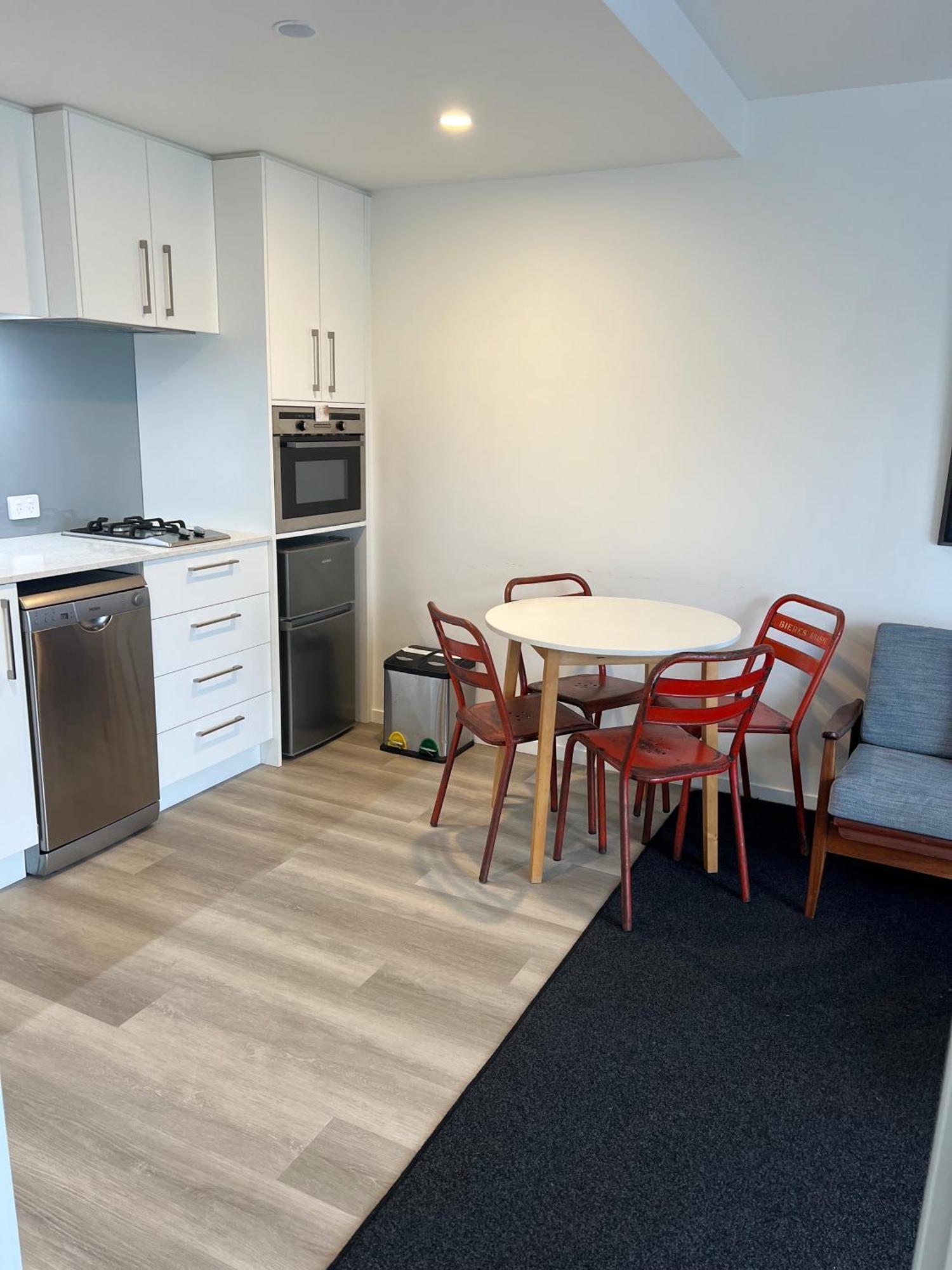 Russell Apartment - Unit 1 Екстер'єр фото