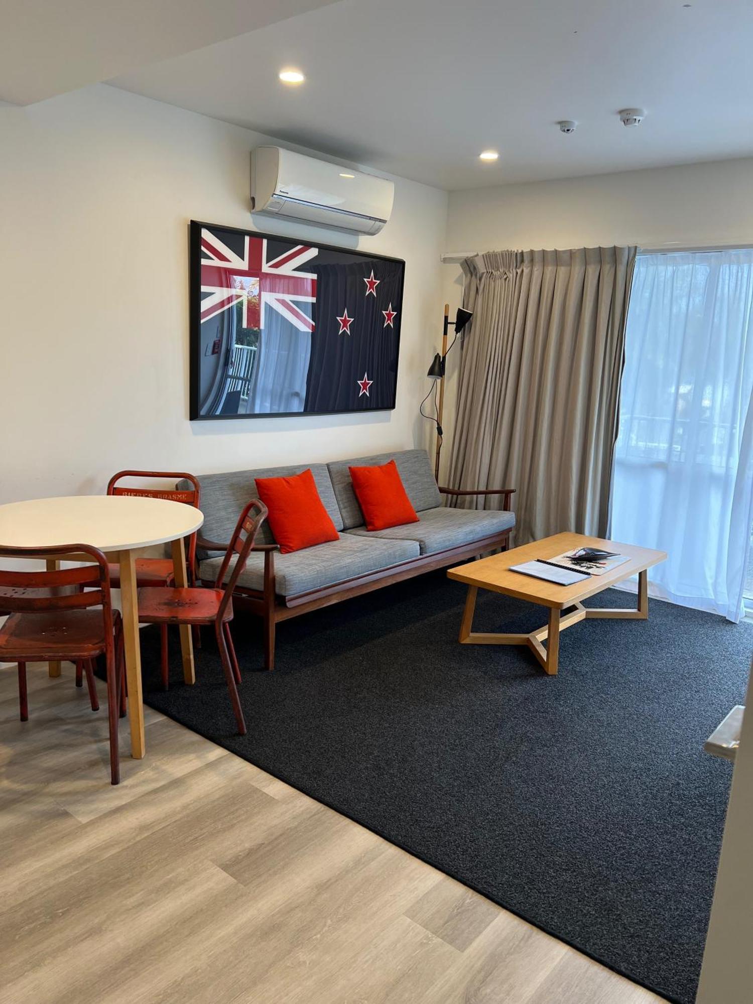 Russell Apartment - Unit 1 Екстер'єр фото
